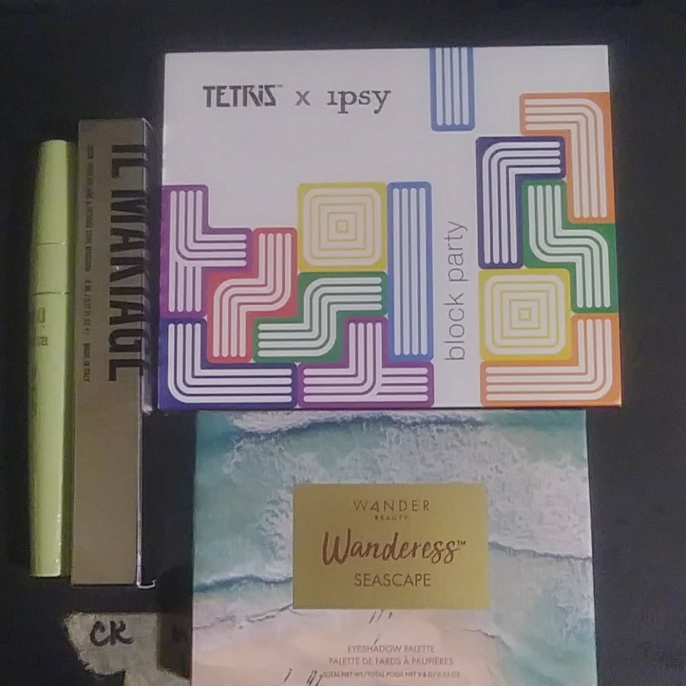 Ipsy glam bag plus items